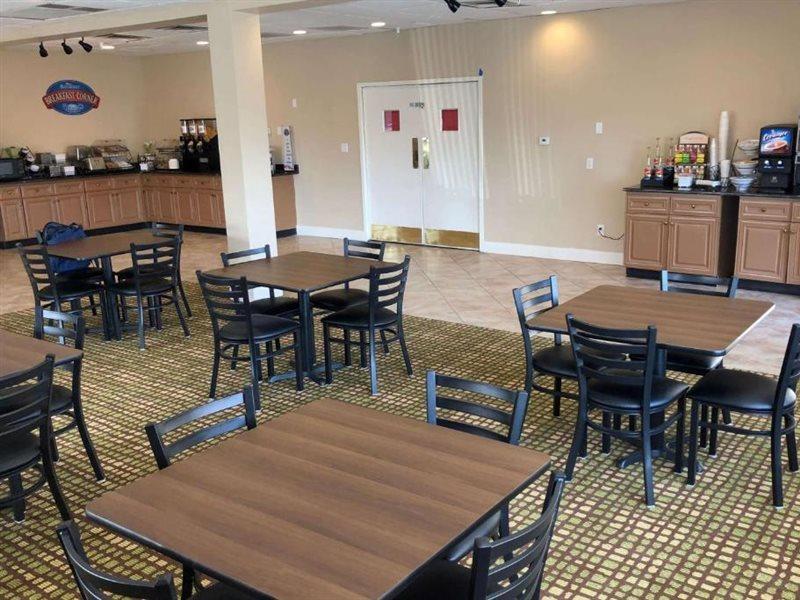 Hotel Baymont By Wyndham Latham Albany Airport Extérieur photo