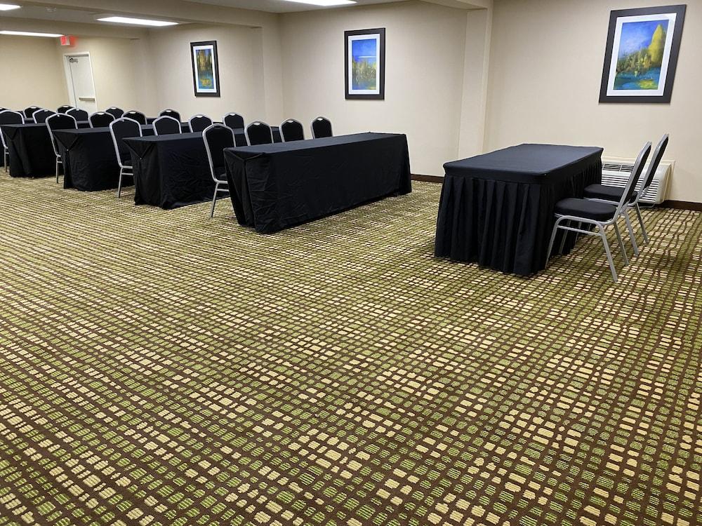 Hotel Baymont By Wyndham Latham Albany Airport Extérieur photo