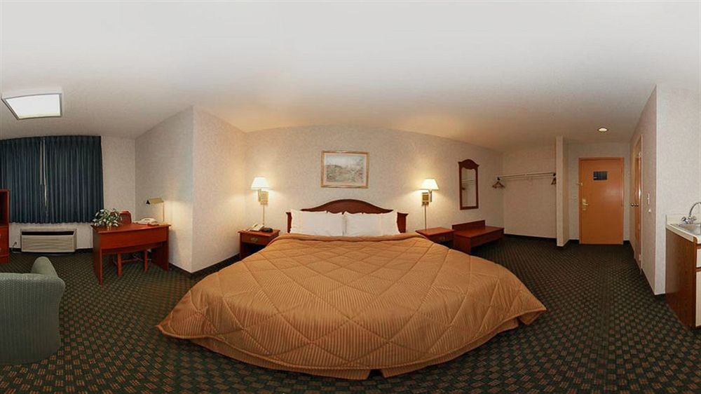 Hotel Baymont By Wyndham Latham Albany Airport Extérieur photo