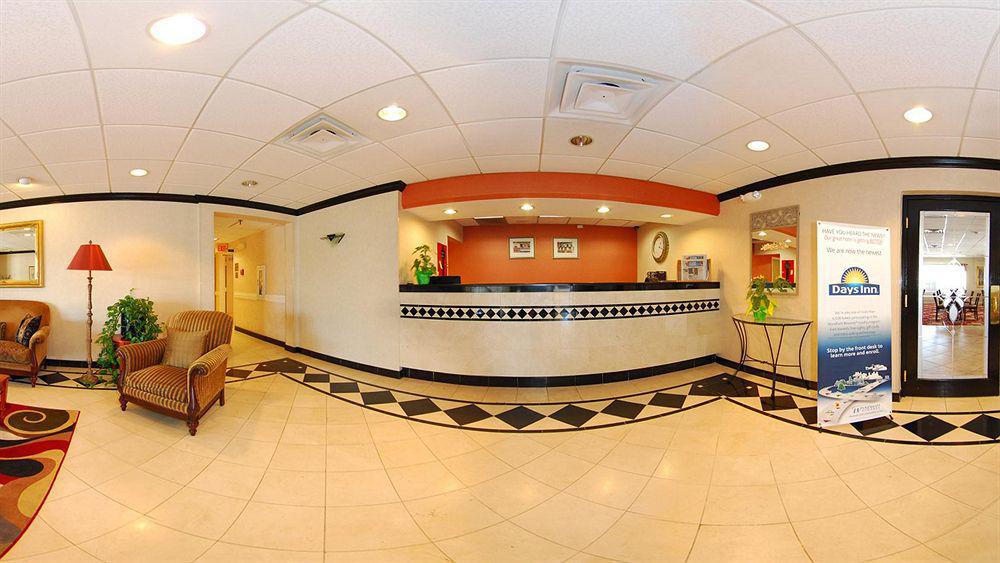 Hotel Baymont By Wyndham Latham Albany Airport Extérieur photo